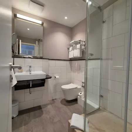 Jugendstilhotel Trifels ホテル