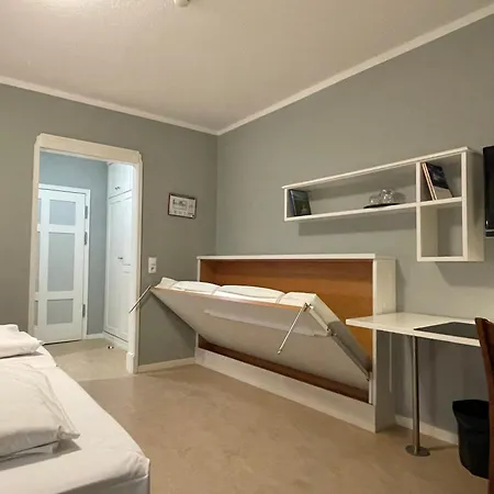 Jugendstilhotel Trifels ホテル アンヴァイラー・アム・トリフェルス