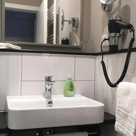 מלון Jugendstilhotel Trifels 3*