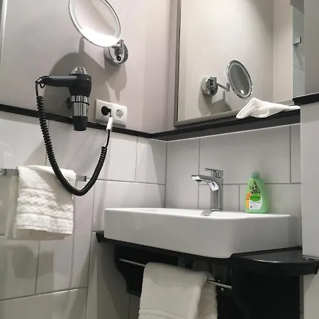 Jugendstilhotel Trifels מלון אנוויילר אם טריפלס