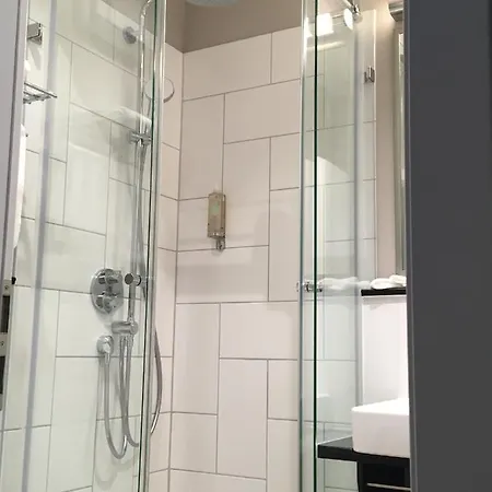 מלון Jugendstilhotel Trifels